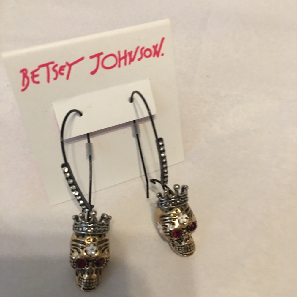 Betsy Johnson skull earrings w/ruby eyes. NEW!